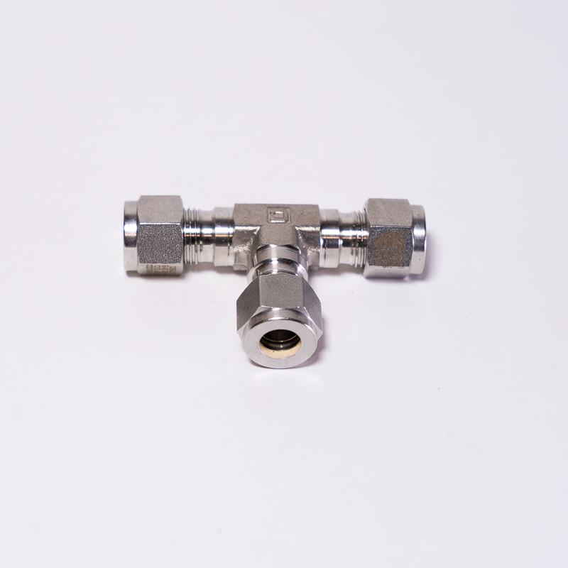 Unión Tee 3/8” OD Acero Inoxidable (SS 316)