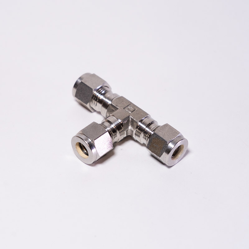 Unión Tee 3/8” OD Acero Inoxidable (SS 316)