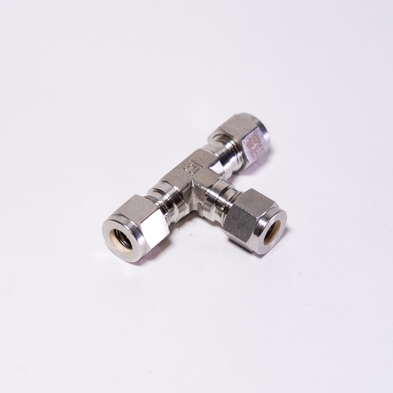 Unión Tee 3/8” OD Acero Inoxidable (SS 316)
