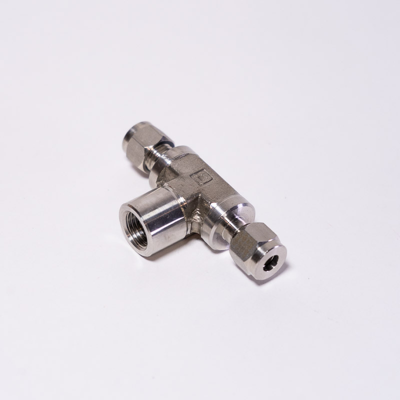 CONECTOR TE PARA 2 TUBOS 1/4